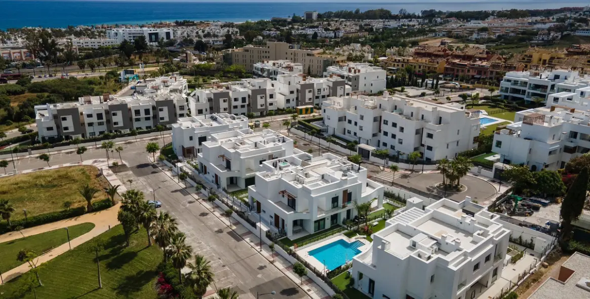 Alquiler a largo plazo de casa pareada en New Golden Mile 62