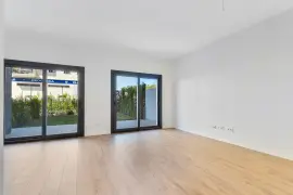Image 4 thumb