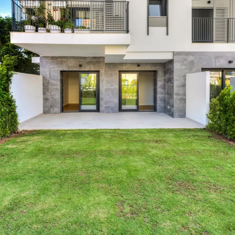 Venta de apartamento en planta baja en Estepona