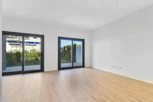 Image 4 thumb