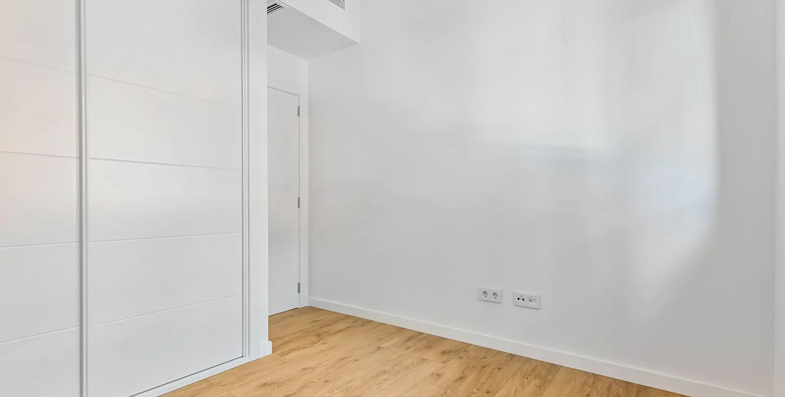Venta de apartamento en planta baja en Estepona 8