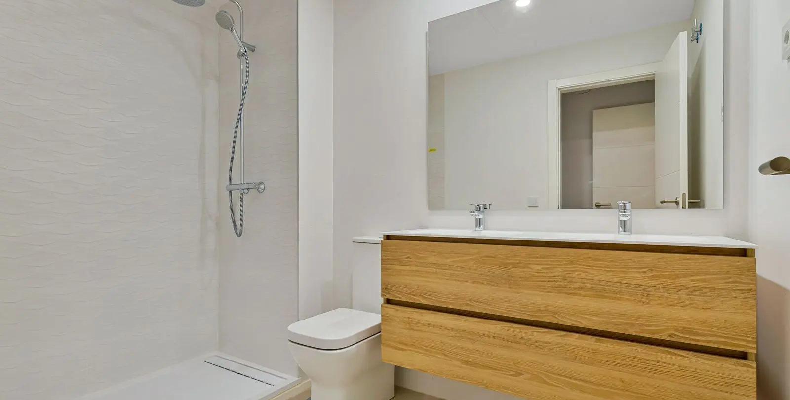 Venta de apartamento en planta baja en Estepona 10