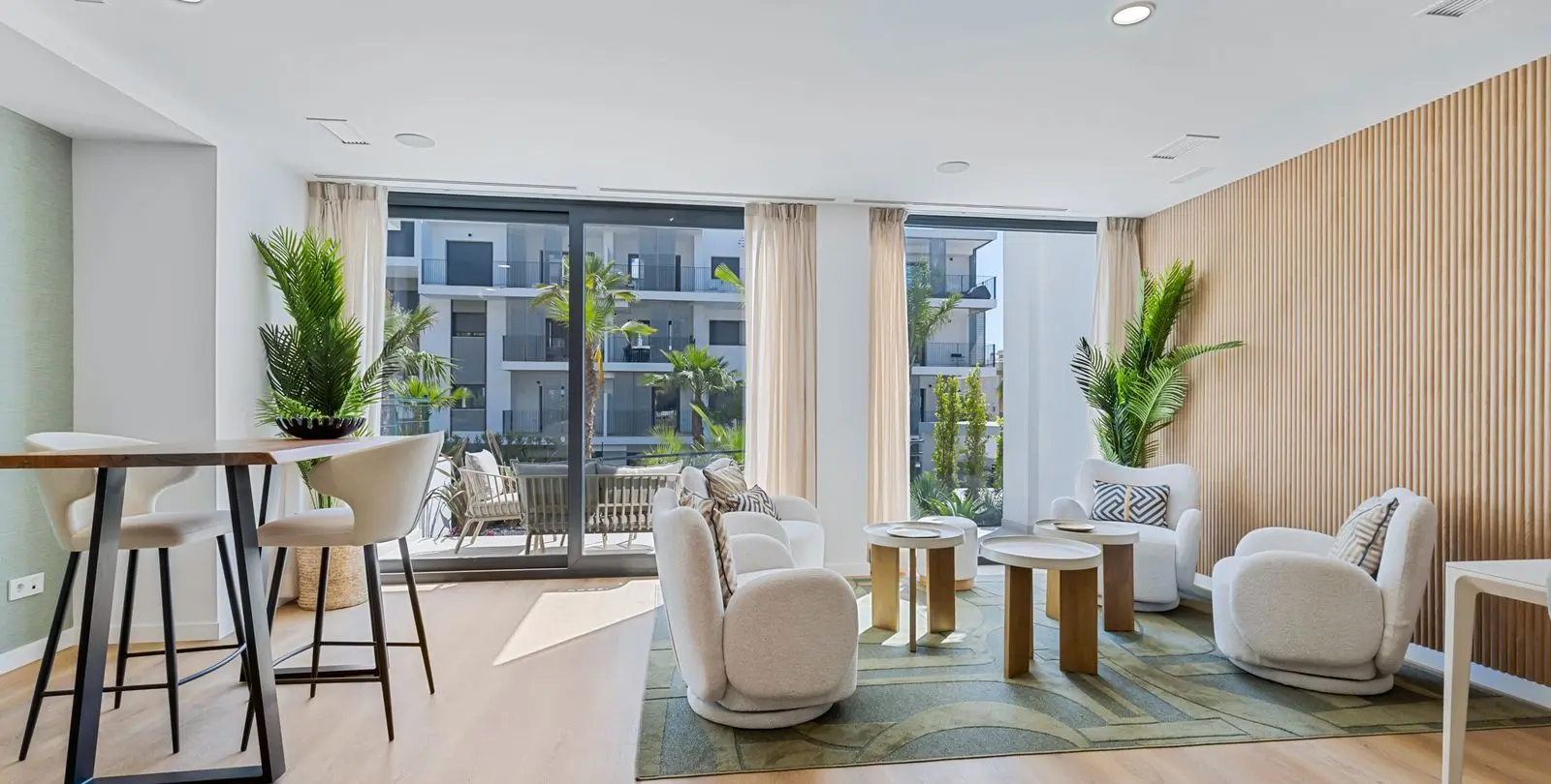 Venta de apartamento en planta baja en Estepona 15