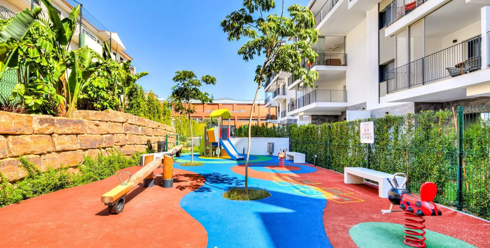 Venta de apartamento en planta baja en Estepona 19