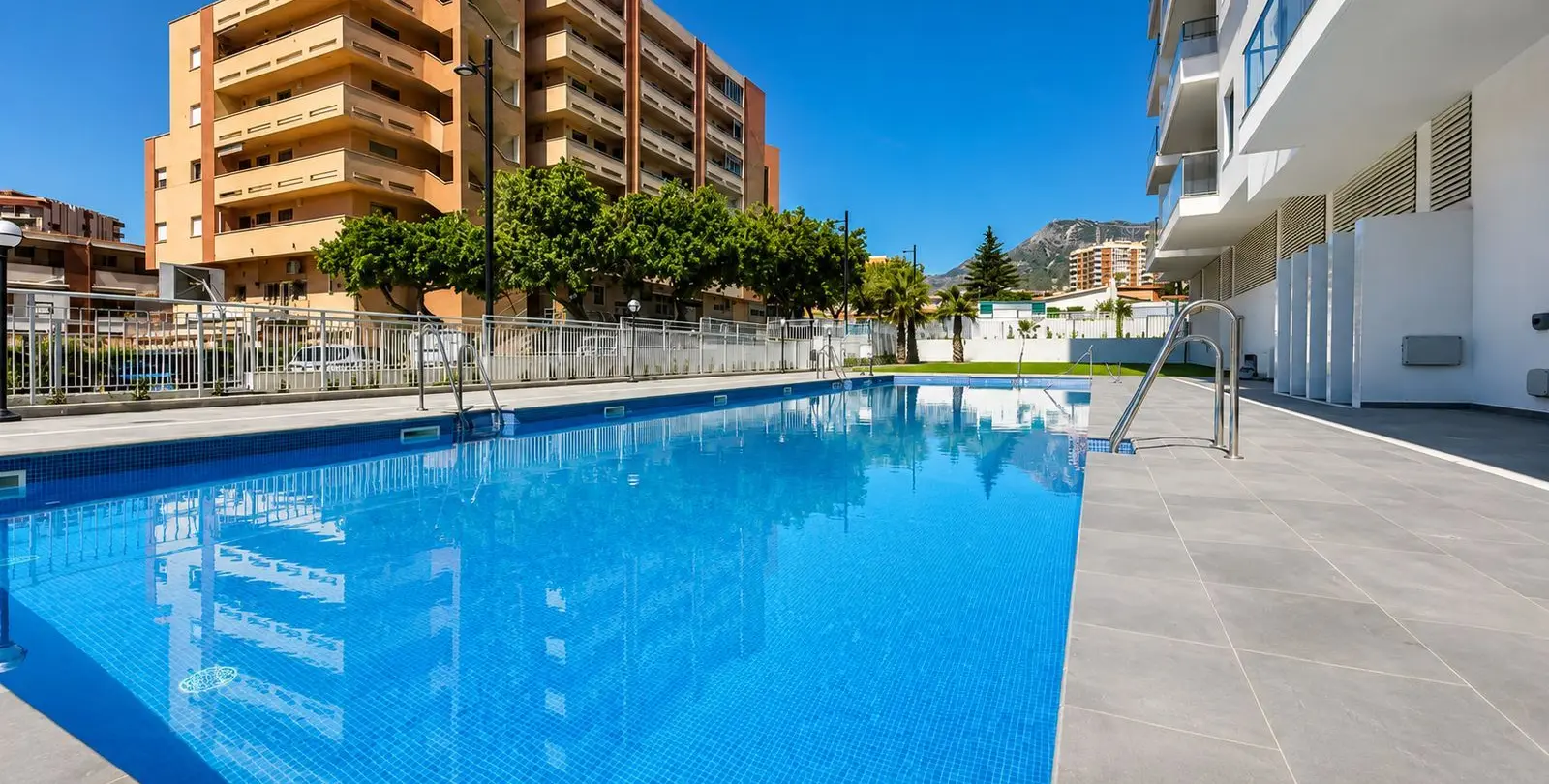 Продажа апартаментов на среднем этаже в Benalmadena Costa 3