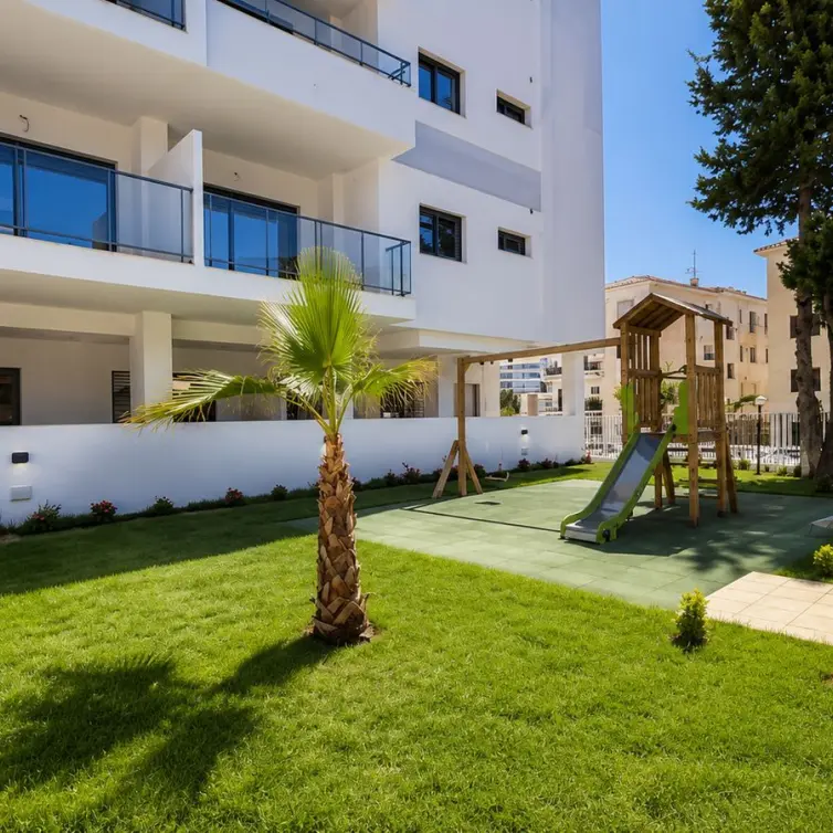 Продажа апартаментов на среднем этаже в Benalmadena Costa
