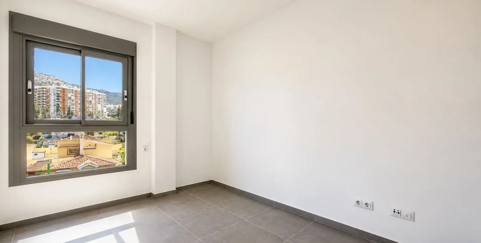 Продажа апартаментов на среднем этаже в Benalmadena Costa 9