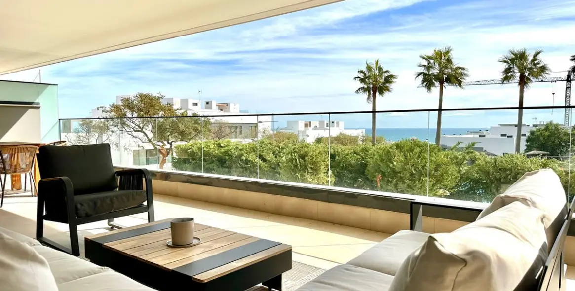 Sale of ground floor apartment in Estepona 1