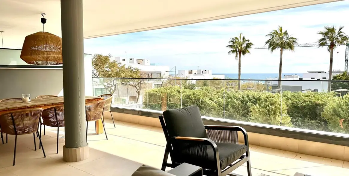 Sale of ground floor apartment in Estepona 2