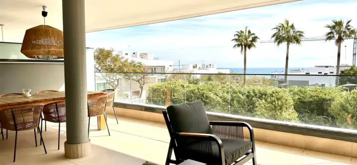 Venta de apartamento en planta baja en Estepona 1