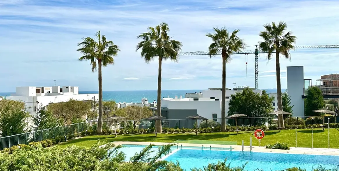Sale of ground floor apartment in Estepona 3