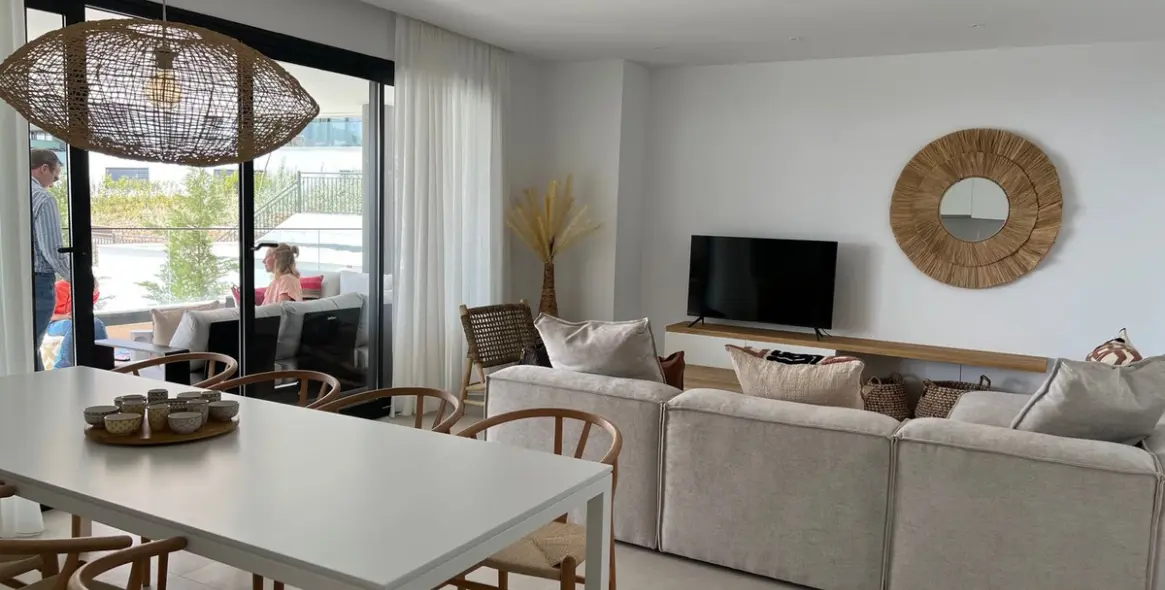 Sale of ground floor apartment in Estepona 9