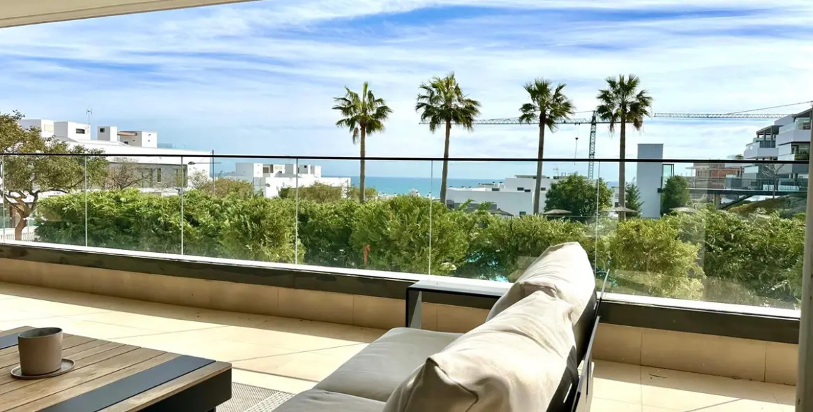 Sale of ground floor apartment in Estepona 14