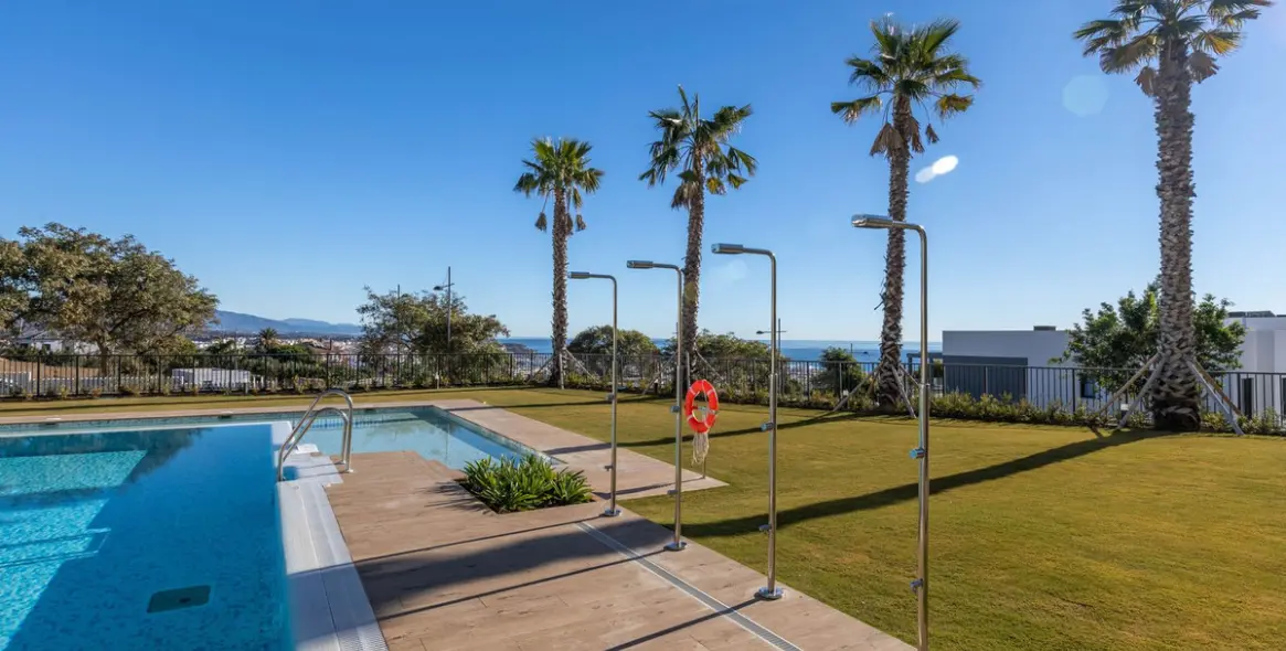 Sale of ground floor apartment in Estepona 36