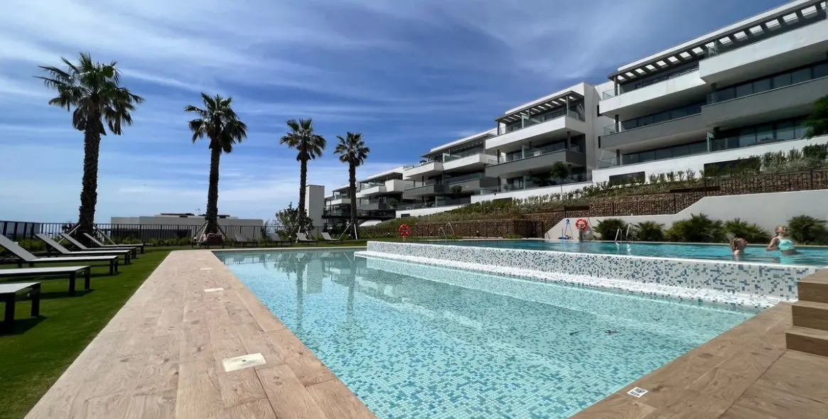 Sale of ground floor apartment in Estepona 39