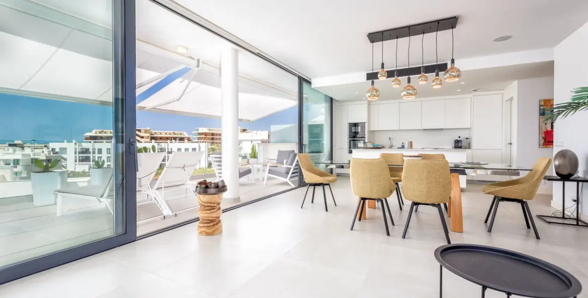 Sale of middle floor apartment in Higueron 3