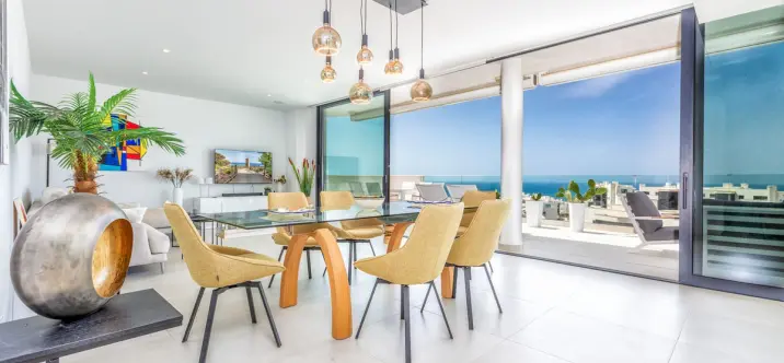 Sale of middle floor apartment in Higueron 3
