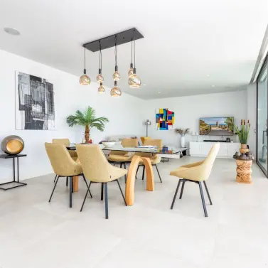 Sale of middle floor apartment in Higueron