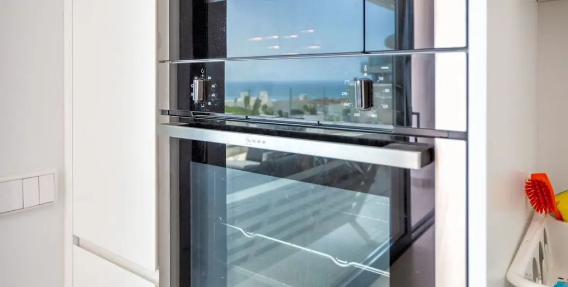 Sale of middle floor apartment in Higueron 16