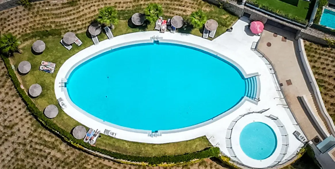 Sale of middle floor apartment in Higueron 46