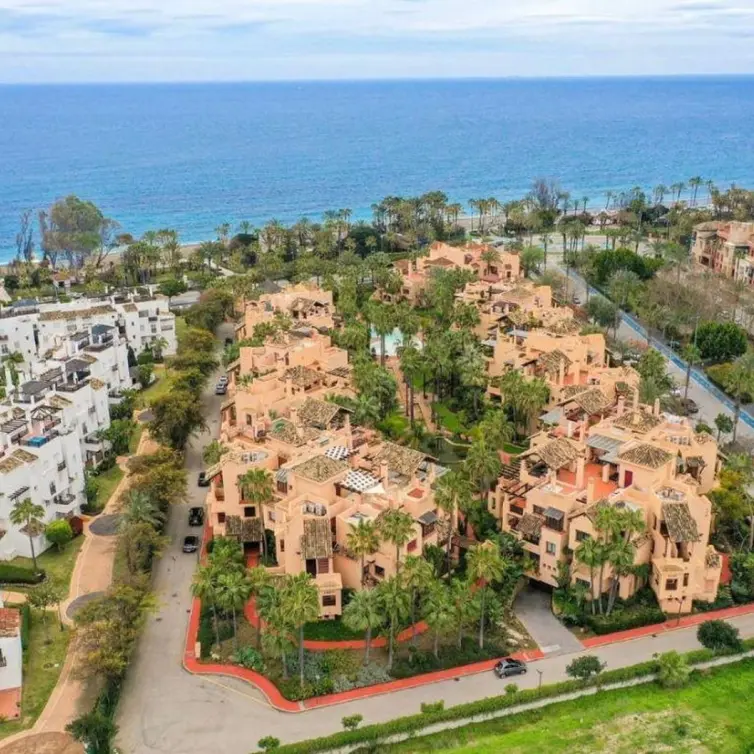 Venta de apartamento en planta baja en San Pedro de Alcántara