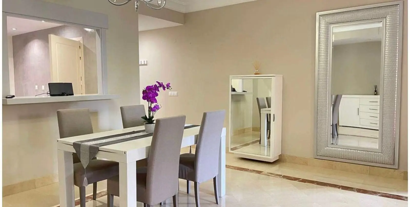 Venta de apartamento en planta baja en San Pedro de Alcántara 6