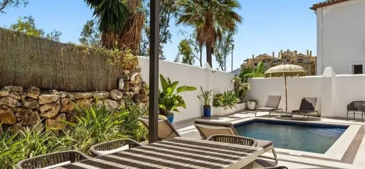 Venta de villa independiente en New Golden Mile 1