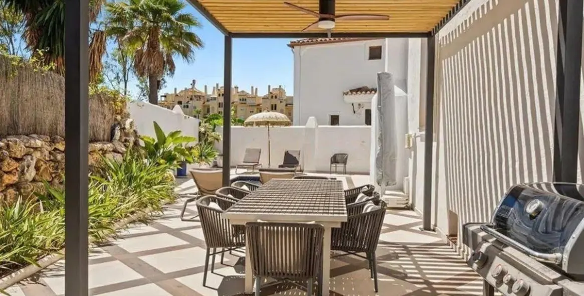 Venta de villa independiente en New Golden Mile 5