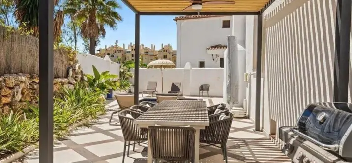 Venta de villa independiente en New Golden Mile 4