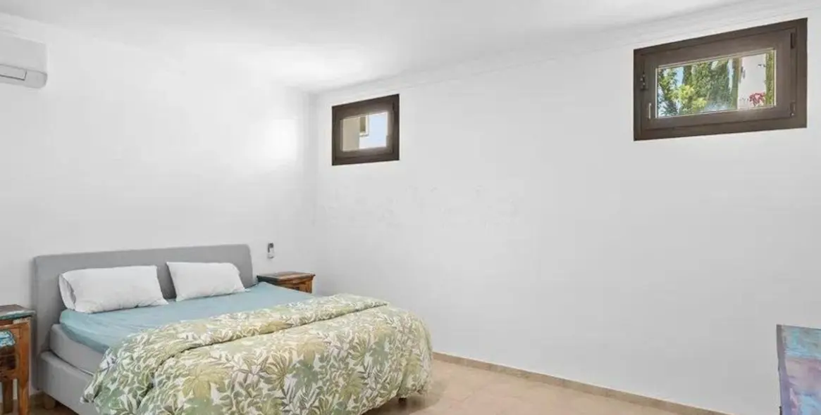 Venta de villa independiente en New Golden Mile 25