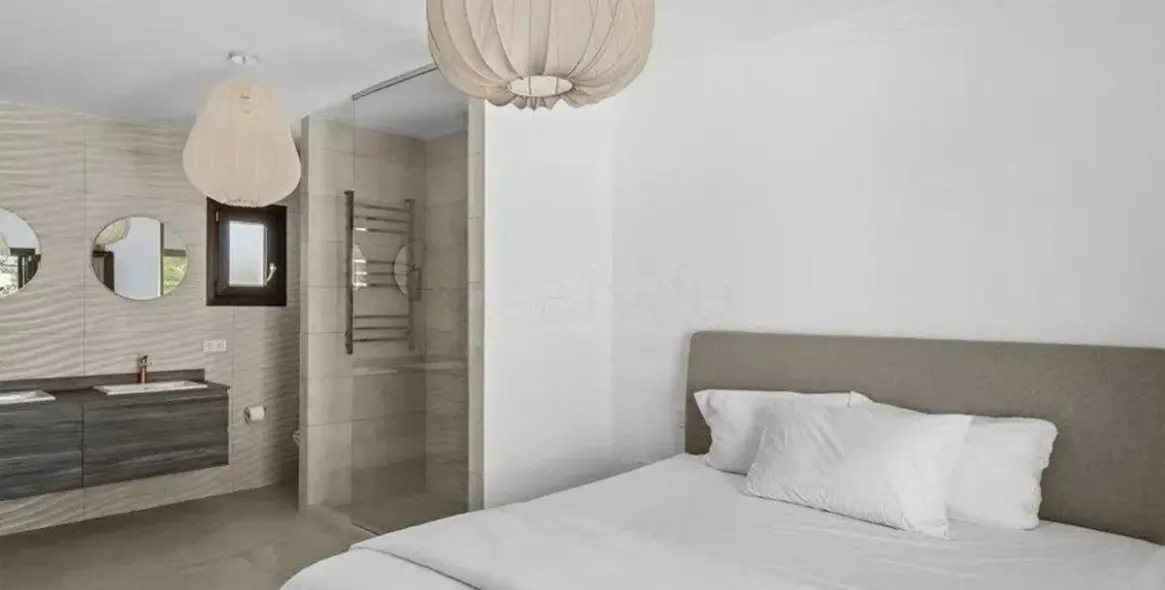 Venta de villa independiente en New Golden Mile 27