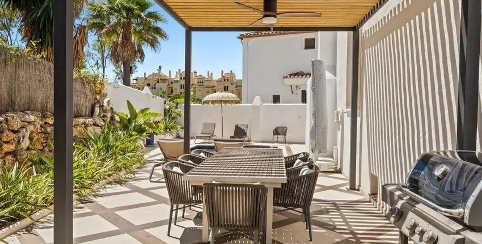Venta de villa independiente en Selwo 5