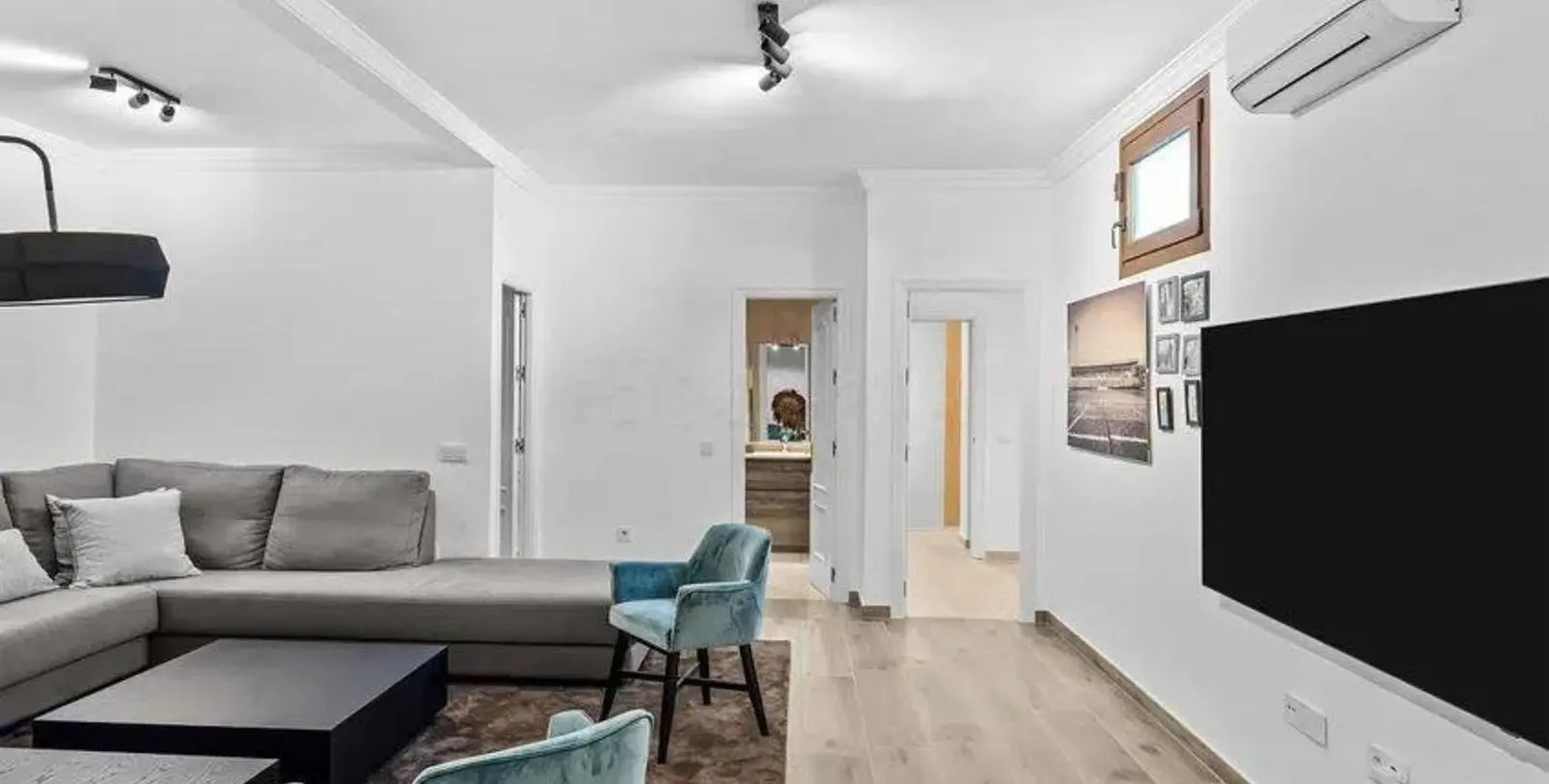 Venta de villa independiente en Selwo 10