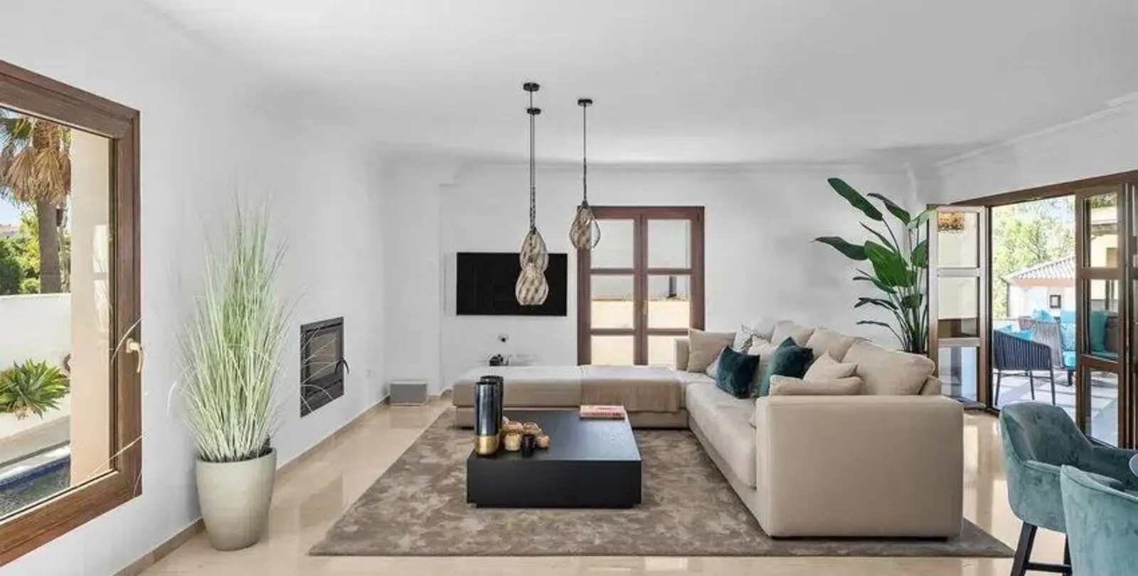 Venta de villa independiente en Selwo 11