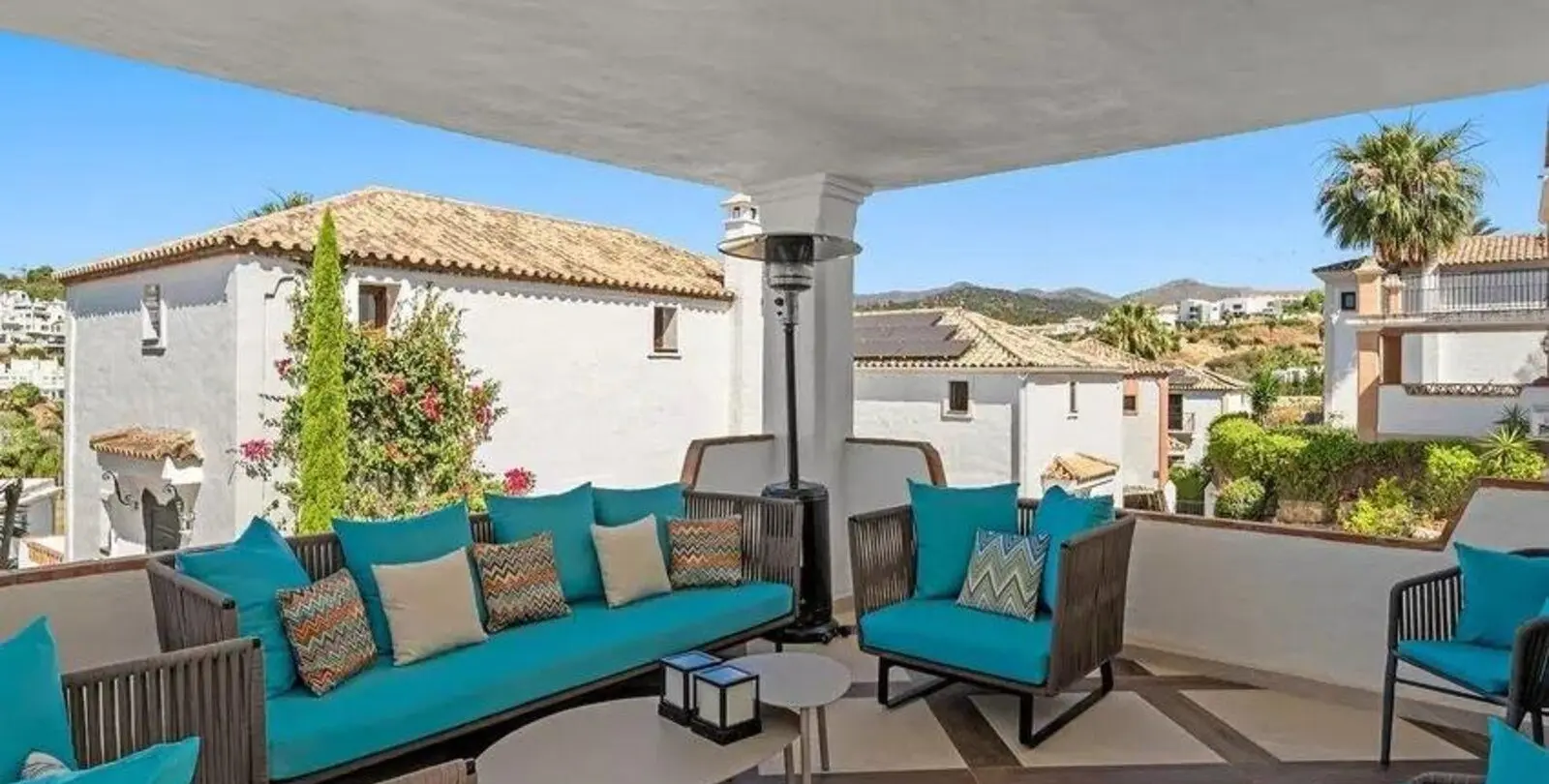 Venta de villa independiente en Selwo 13