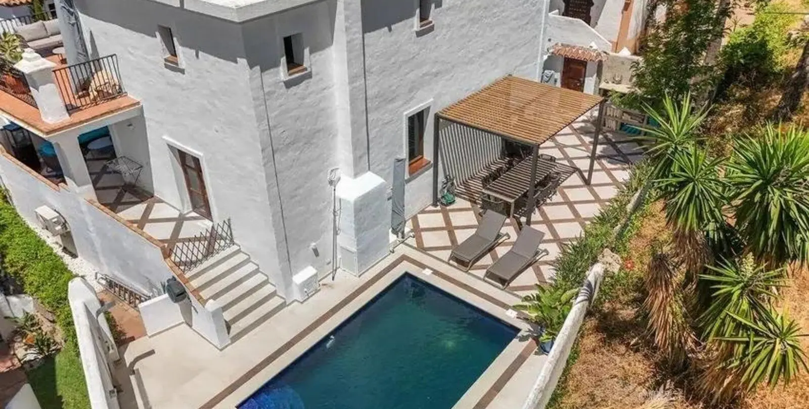 Venta de villa independiente en Selwo 15