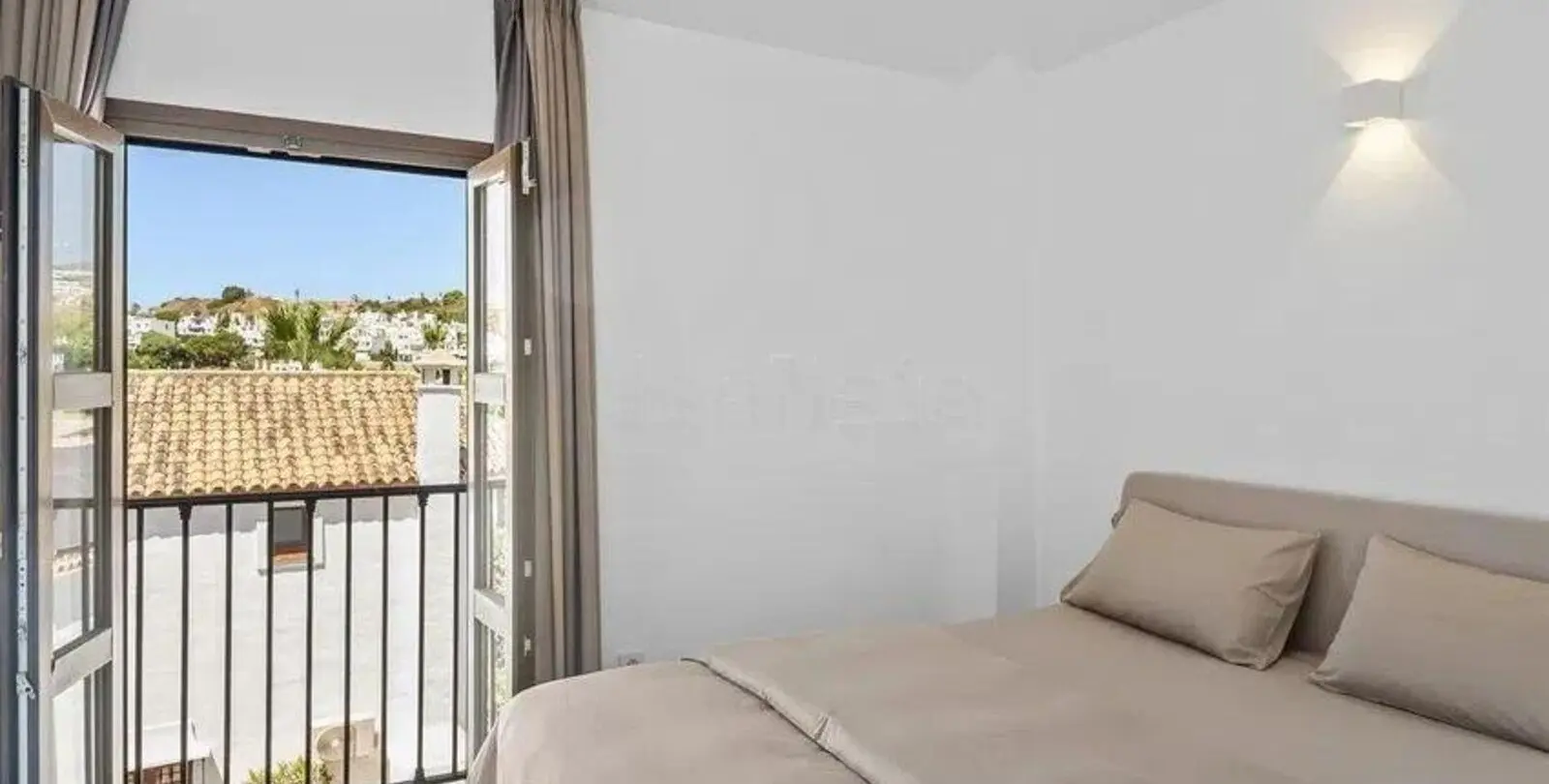 Venta de villa independiente en Selwo 21