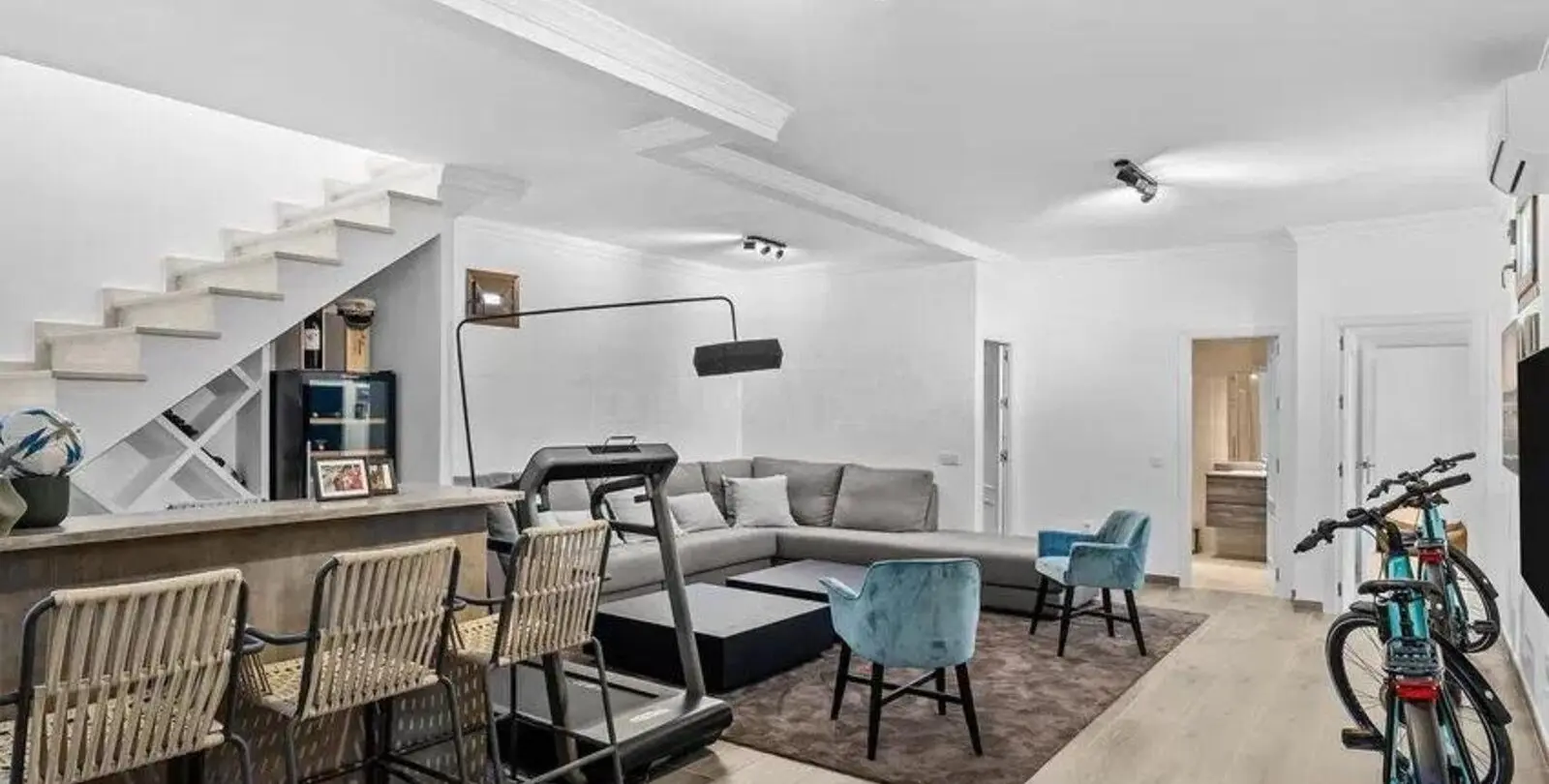 Venta de villa independiente en Selwo 23