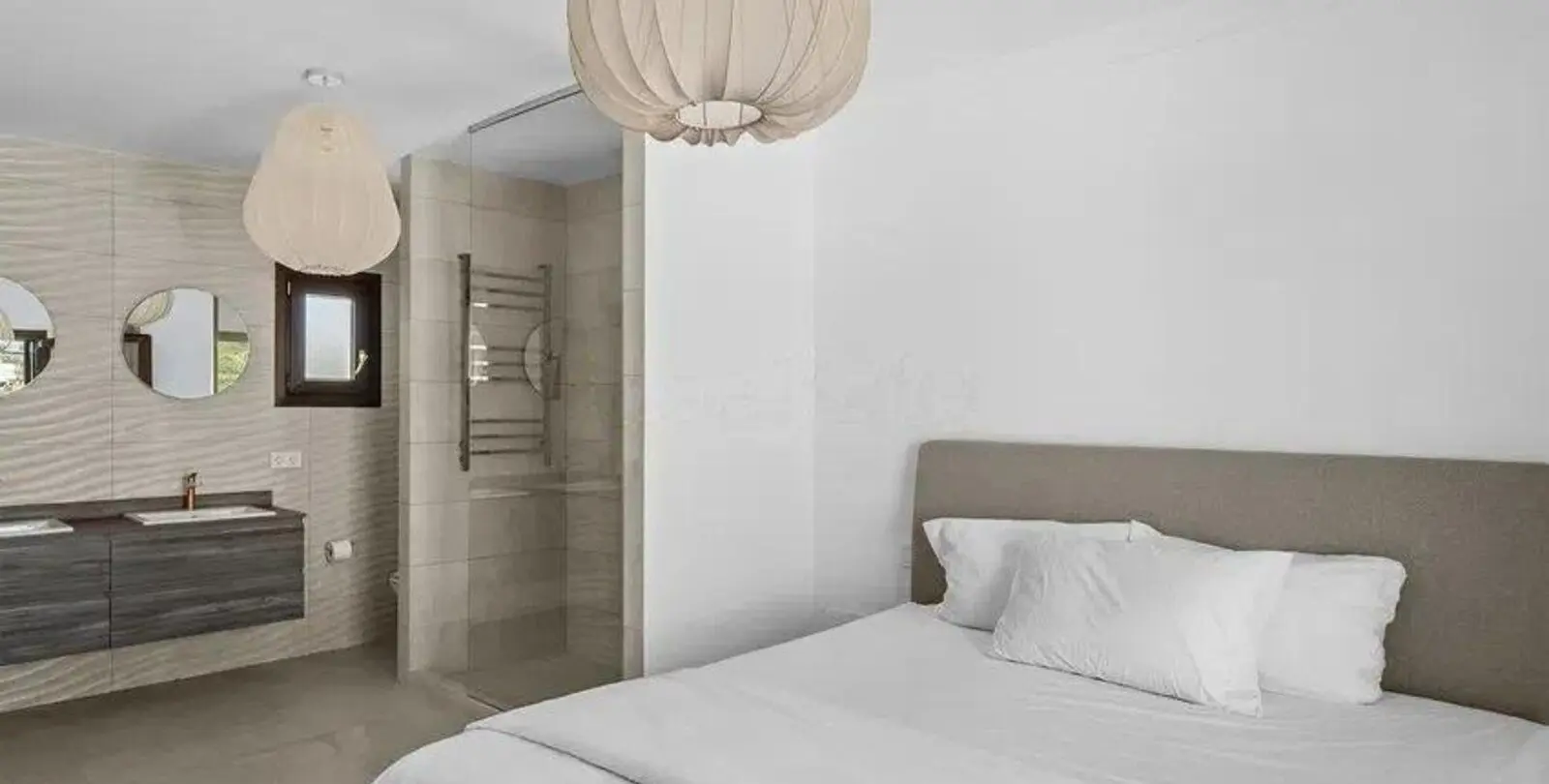 Venta de villa independiente en Selwo 27