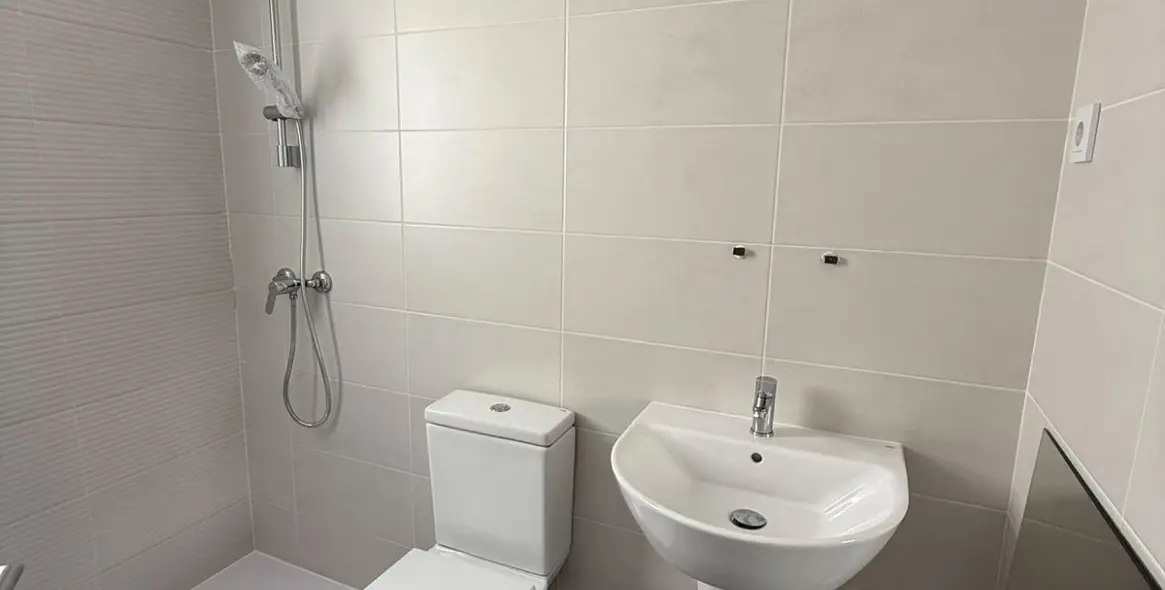 Sale of middle floor apartment in Las Lagunas 24