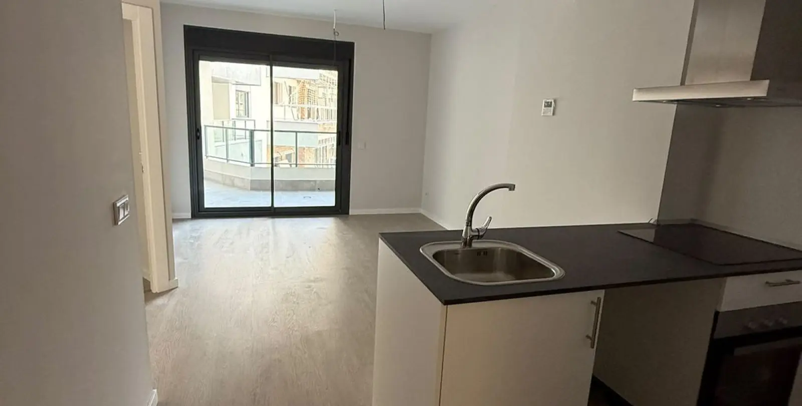 Sale of middle floor apartment in Las Lagunas 4