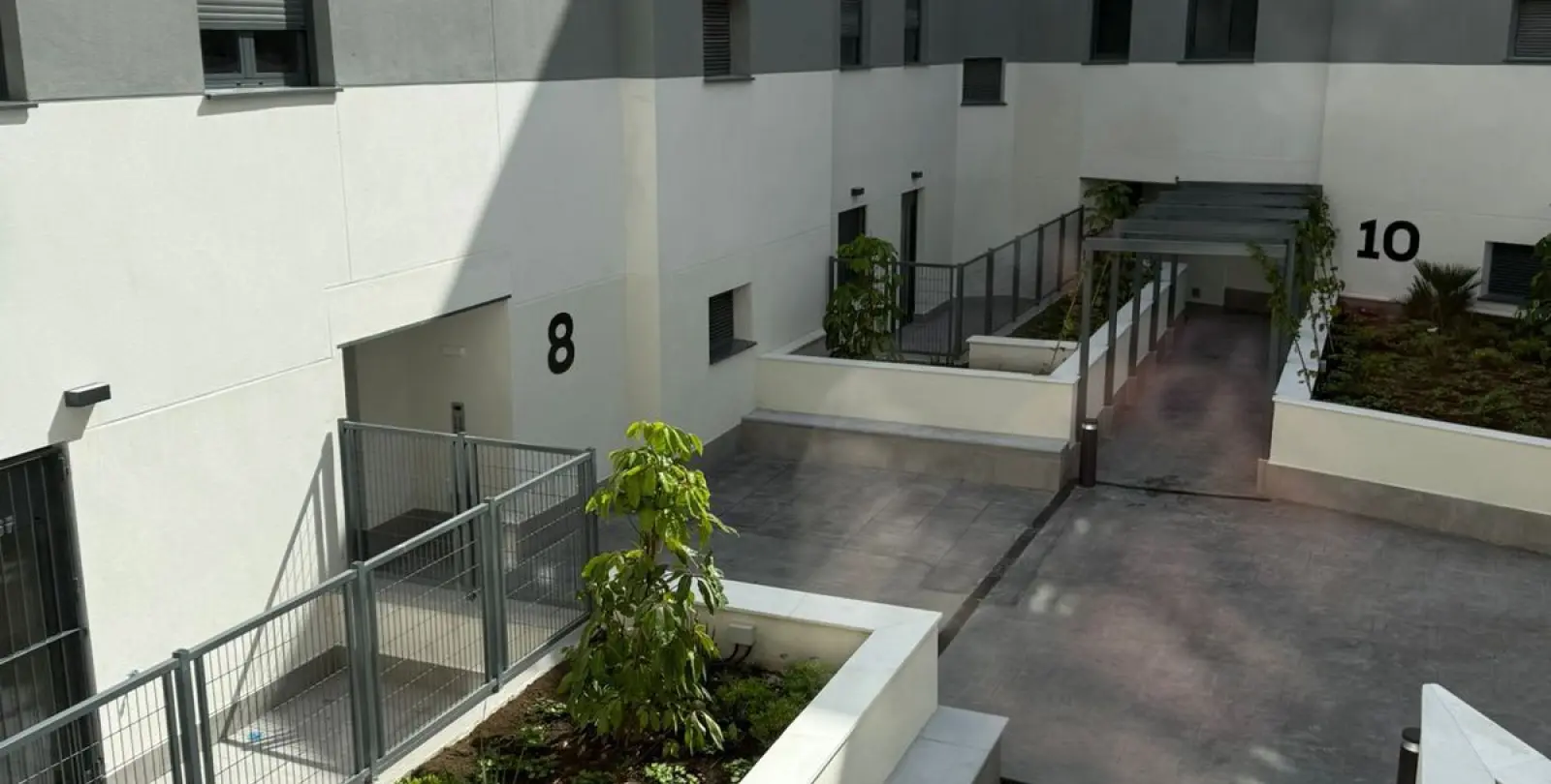 Sale of middle floor apartment in Las Lagunas 11