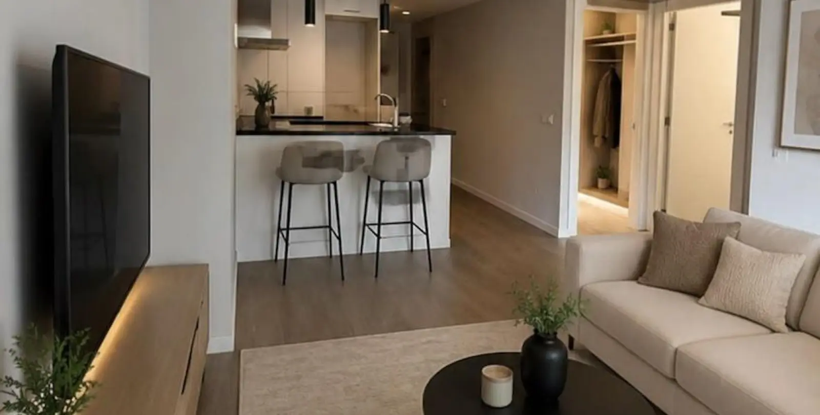 Sale of middle floor apartment in Las Lagunas 13