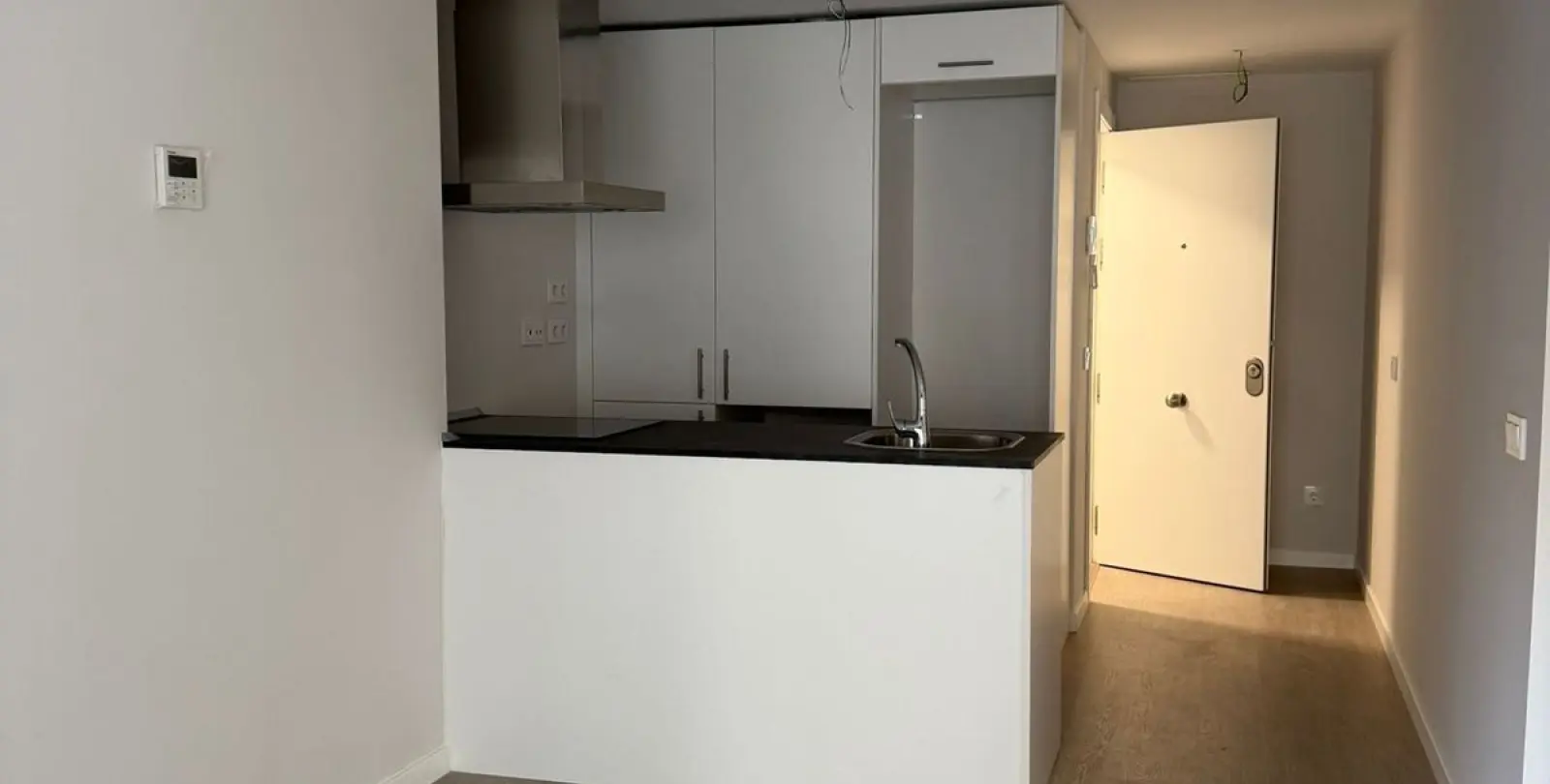 Sale of middle floor apartment in Las Lagunas 15