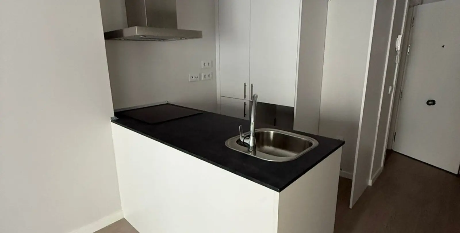 Sale of middle floor apartment in Las Lagunas 17