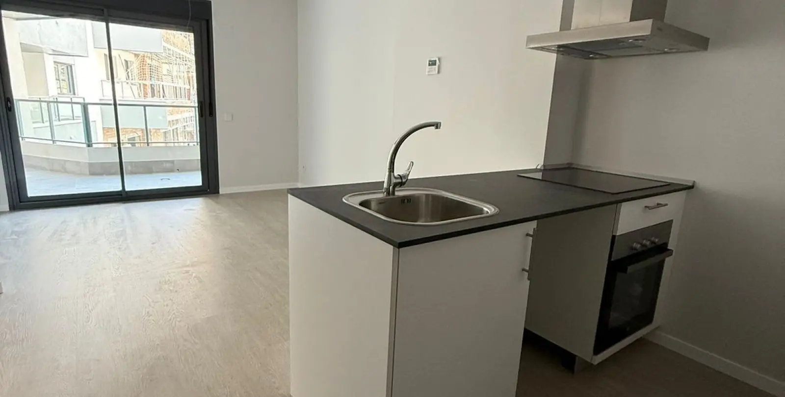 Sale of middle floor apartment in Las Lagunas 18