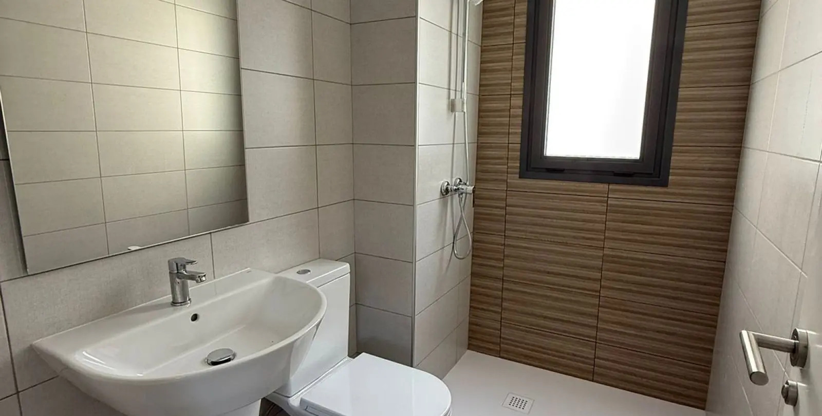 Sale of middle floor apartment in Las Lagunas 24