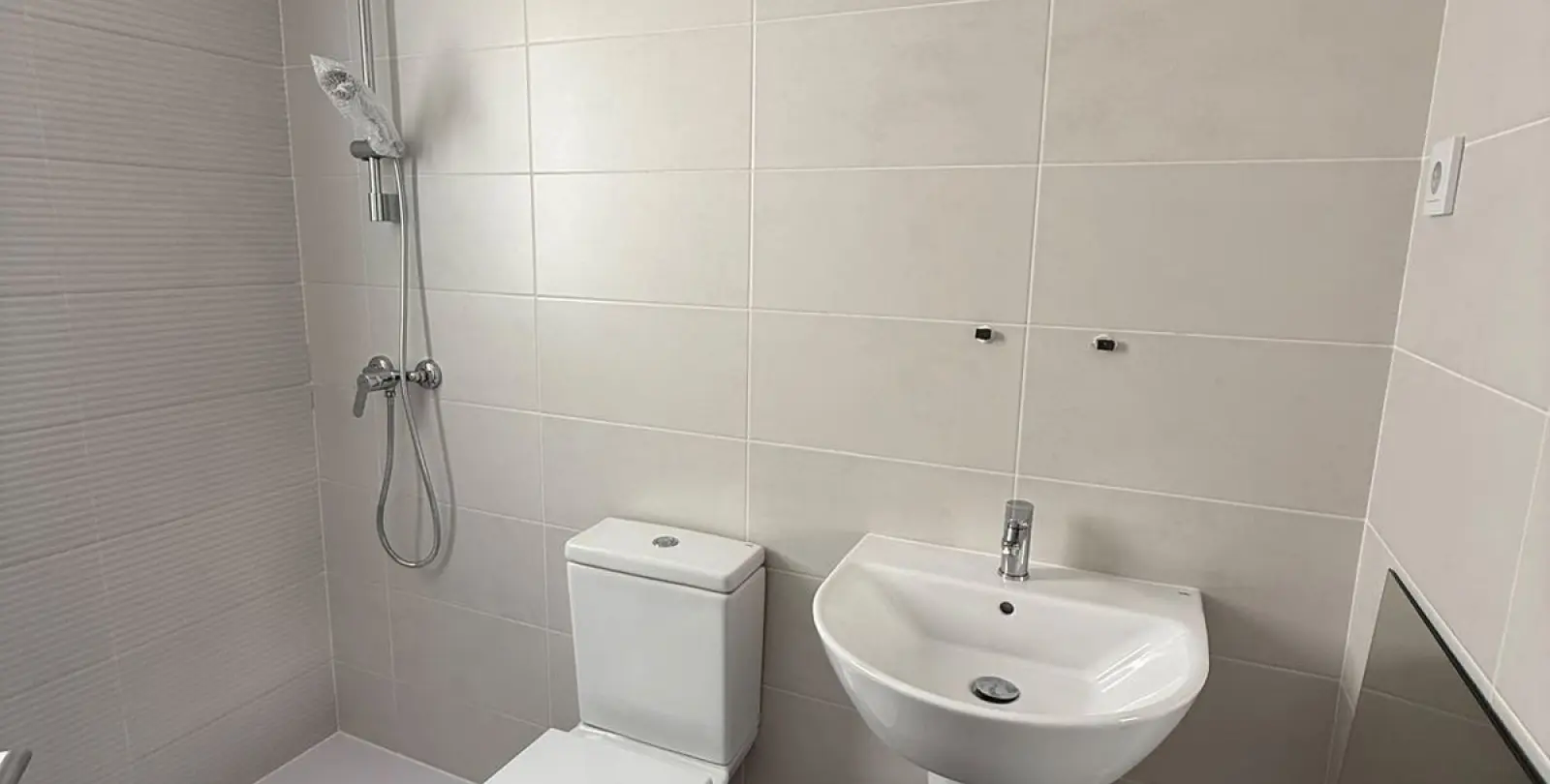 Sale of middle floor apartment in Las Lagunas 25