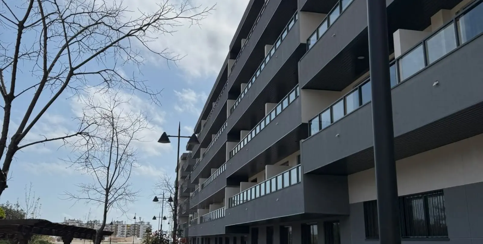 Sale of middle floor apartment in Las Lagunas 33