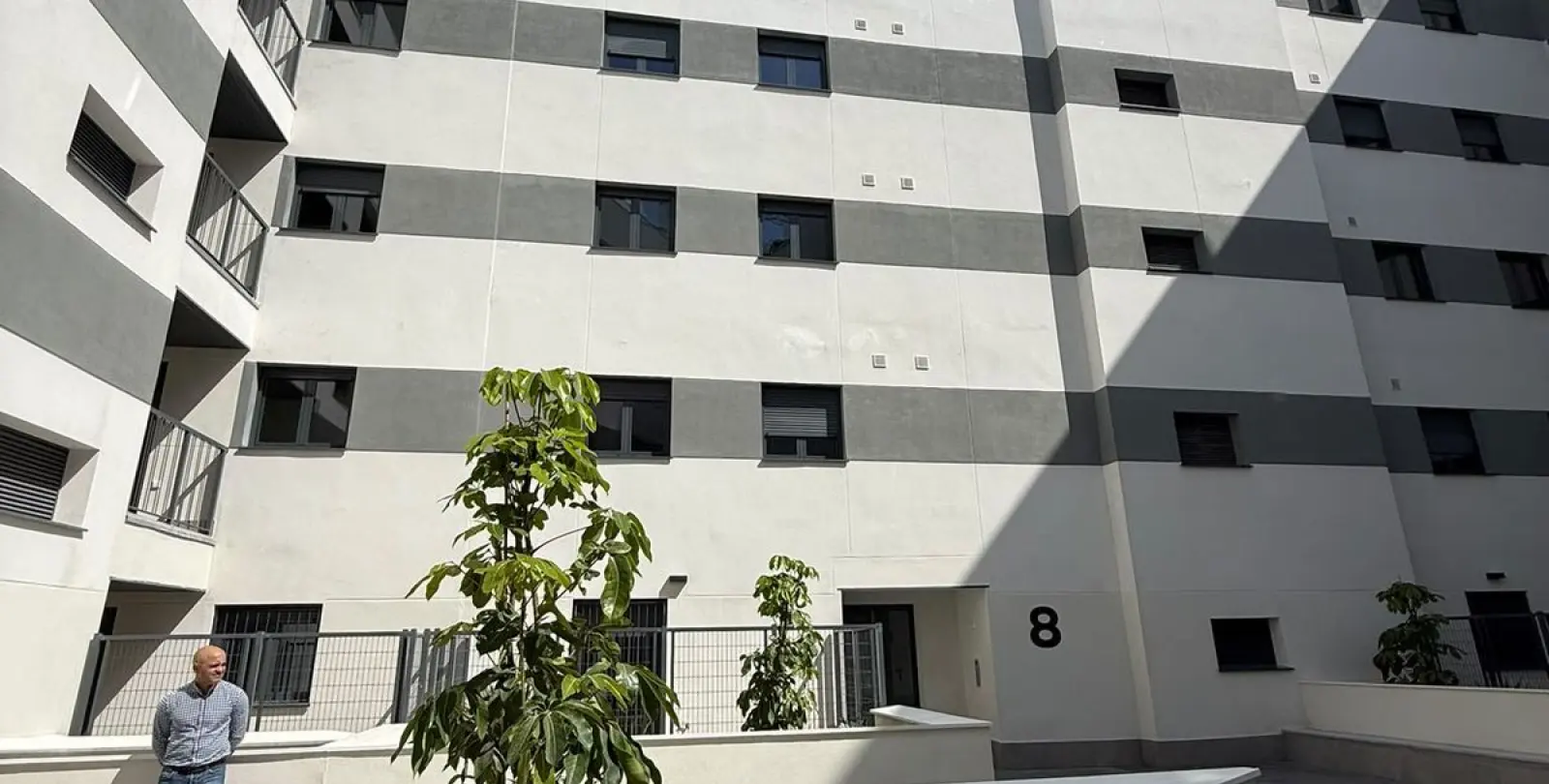 Sale of middle floor apartment in Las Lagunas 39